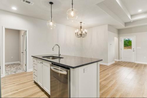 11-web-or-mls-9556-Permenter-Road-10